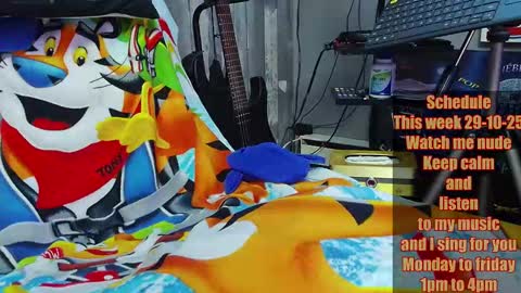 kiveuxmakeu online show from October 2025 04:08:02 AM