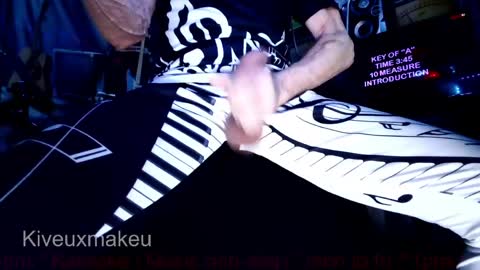 kiveuxmakeu online show from April 2026 04:23:01 PM