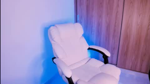 Little piece of fruit online show from March 2026 02:04:02 AM