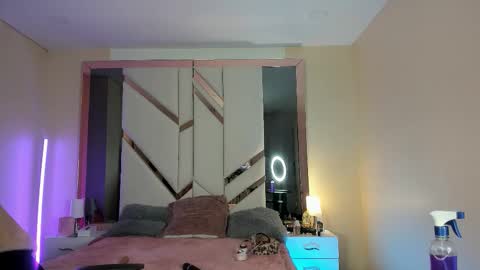 Snapshot of kiwi_lov23 chatting on January 2026 12:43:01 PM Kiwi online show from January 2026 12:43:01 PM