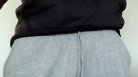 kiwibulge123 online show from April 2026 09:30:02 PM
