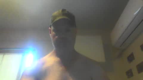 Snapshot of kiwiguy19773 chatting on December 2025 11:21:02 PM kiwiguy19773 online show from December 2025 11:21:02 PM