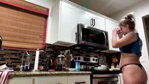 kkayla132 online show from December 2025 08:26:02 PM