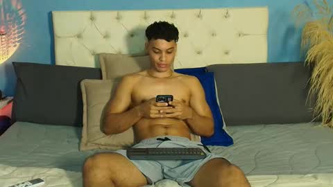 klaton__ online show from December 2025 01:00:02 AM