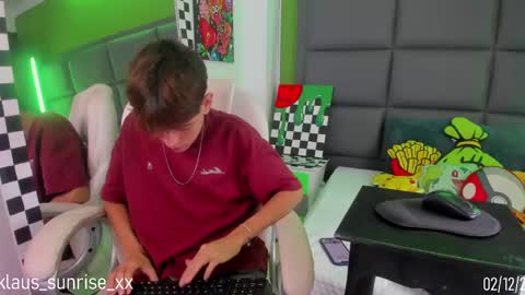 Snapshot of klaus_sunrise_xx chatting on December 2024 04:36:02 AM KLAUS online show from December 2024 04:36:02 AM