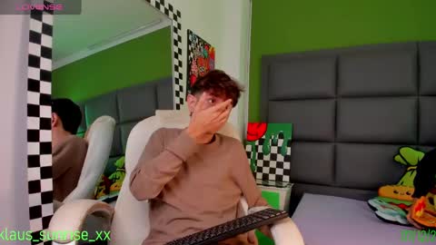 Snapshot of klaus_sunrise_xx chatting on December 2024 10:45:02 AM KLAUS online show from December 2024 10:45:02 AM