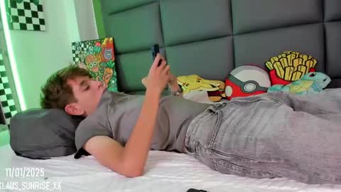 Snapshot of klaus_sunrise_xx chatting on January 2025 04:10:02 AM KLAUS online show from January 2025 04:10:02 AM