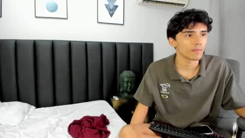 Snapshot of klaus_sunrise_xx chatting on January 2025 09:55:01 AM KLAUS online show from January 2025 09:55:01 AM