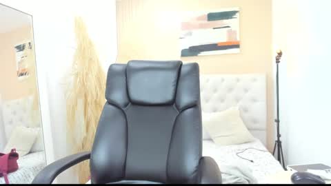 Snapshot of klaus_sunrise_xx chatting on January 2025 10:20:02 AM KLAUS online show from January 2025 10:20:02 AM