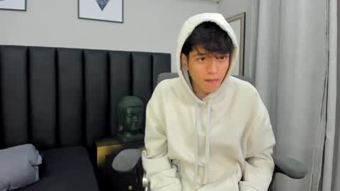 Snapshot of klaus_sunrise_xx chatting on February 2025 06:39:02 AM KLAUS online show from February 2025 06:39:02 AM