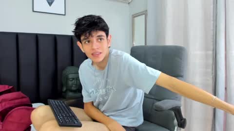 Snapshot of klaus_sunrise_xx chatting on February 2025 12:20:01 PM KLAUS online show from February 2025 12:20:01 PM