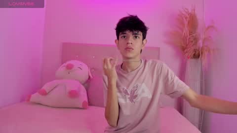 Snapshot of klaus_sunrise_xx chatting on March 2025 05:51:01 AM KLAUS online show from March 2025 05:51:01 AM