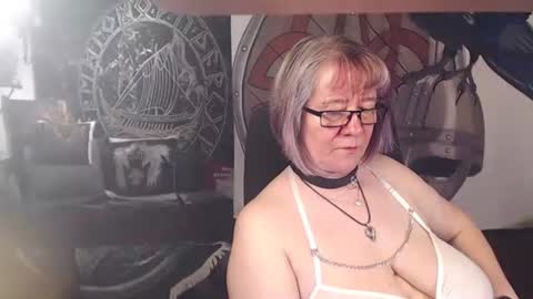 Snapshot of kleiner_teufel chatting on April 2026 04:06:02 PM Michelle online show from April 2026 04:06:02 PM
