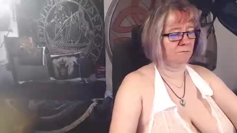 Snapshot of kleiner_teufel chatting on April 2026 07:11:02 AM Michelle online show from April 2026 07:11:02 AM
