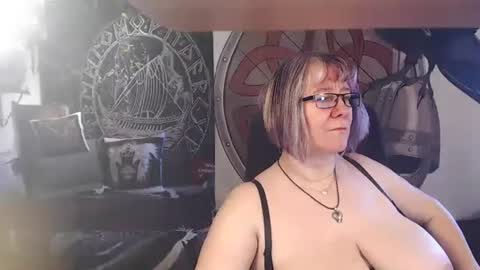 Snapshot of kleiner_teufel chatting on April 2026 08:50:02 AM Michelle online show from April 2026 08:50:02 AM