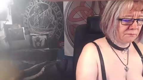 Snapshot of kleiner_teufel chatting on May 2026 03:44:02 AM Michelle online show from May 2026 03:44:02 AM