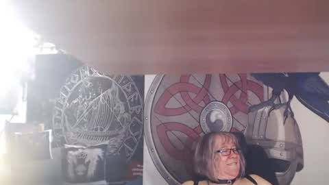 Snapshot of kleiner_teufel chatting on May 2026 04:18:02 AM Michelle online show from May 2026 04:18:02 AM