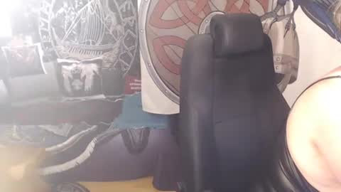 Snapshot of kleiner_teufel chatting on May 2026 06:04:01 PM Michelle online show from May 2026 06:04:01 PM