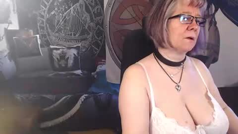 Snapshot of kleiner_teufel chatting on May 2026 06:41:02 AM Michelle online show from May 2026 06:41:02 AM