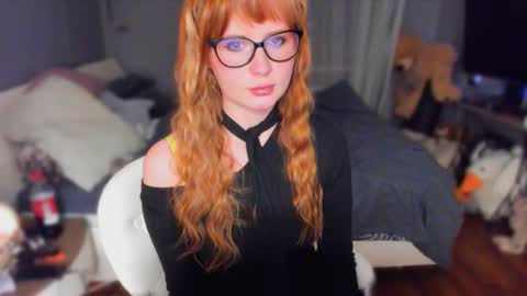 Snapshot of klementinagirl chatting on December 2025 08:35:01 PM Klementinafanslyklementina6661 online show from December 2025 08:35:01 PM