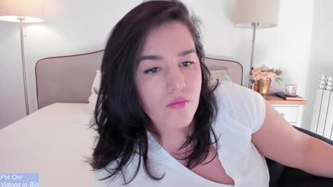 Snapshot of kleospassion chatting on January 2025 11:06:02 AM Kleospassion online show from January 2025 11:06:02 AM