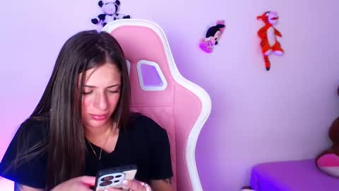 Snapshot of kloe_28 chatting on January 2025 07:15:01 AM Kloe online show from January 2025 07:15:01 AM