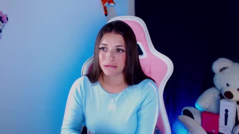 Snapshot of kloe_28 chatting on September 2025 02:11:01 AM Kloe online show from September 2025 02:11:01 AM