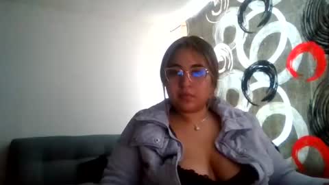 Snapshot of kloe__05 chatting on July 2026 12:45:01 PM Kloe online show from July 2026 12:45:01 PM