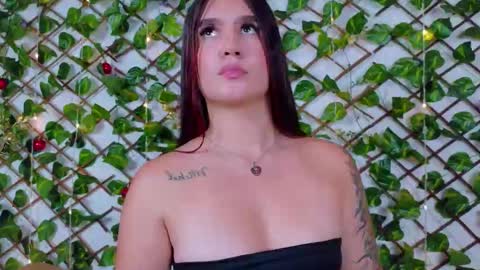 kloe_bella online show from November 2025 02:27:02 PM