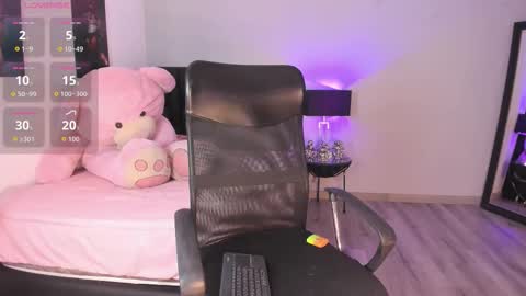 Snapshot of kloebaby_ chatting on January 2026 08:32:01 PM KLOE online show from January 2026 08:32:01 PM