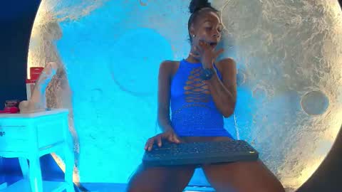 Snapshot of kloee_12 chatting on September 2025 02:52:01 PM K L O E online show from September 2025 02:52:01 PM