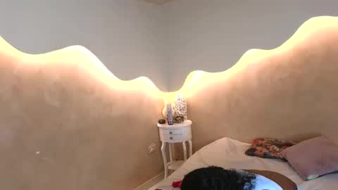 Snapshot of kloee_12 chatting on September 2025 12:09:01 PM K L O E online show from September 2025 12:09:01 PM