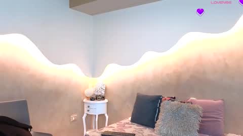 Snapshot of kloee_12 chatting on October 2025 12:15:01 PM K L O E online show from October 2025 12:15:01 PM