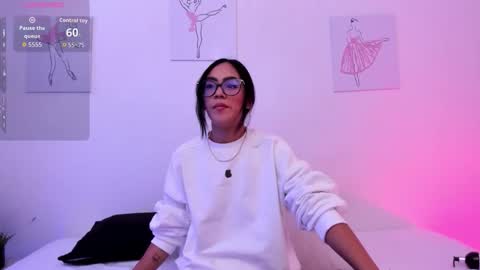 Snapshot of klohewilliams chatting on December 2025 12:34:02 PM klohe Williams online show from December 2025 12:34:02 PM