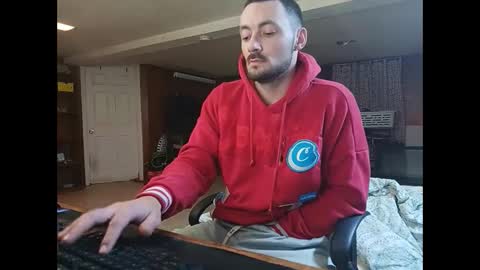 Snapshot of klou502 chatting on January 2025 12:19:01 PM LOUiViLAN online show from January 2025 12:19:01 PM