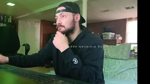 Snapshot of klou502 chatting on February 2025 07:47:01 PM LOUiViLAN online show from February 2025 07:47:01 PM