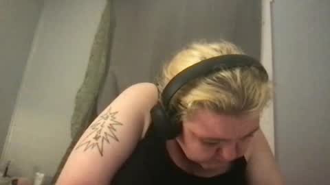 kmarie1196 online show from July 2026 03:33:02 AM