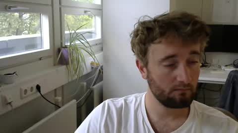 Snapshot of knisley chatting on October 2025 10:38:01 AM Knisley online show from October 2025 10:38:01 AM