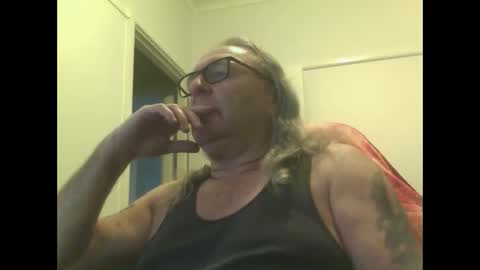 knobout online show from November 2025 08:52:01 PM