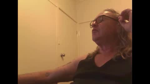 knobout online show from April 2026 01:09:02 PM