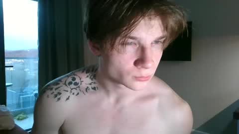 Snapshot of knotsiemens chatting on April 2026 03:43:01 PM Adam online show from April 2026 03:43:01 PM