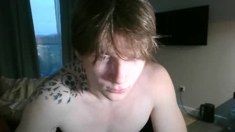 Snapshot of knotsiemens chatting on April 2026 04:11:02 PM Adam online show from April 2026 04:11:02 PM