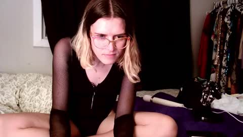 knottybadgirl online show from October 2025 04:37:01 AM