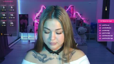 Snapshot of kokokolla chatting on November 2025 10:12:01 PM Mia online show from November 2025 10:12:01 PM