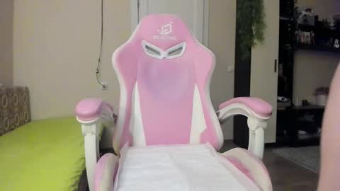 Laura online show from March 2026 04:51:01 PM