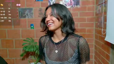 Snapshot of komatsu_ chatting on March 2025 01:48:02 AM Komatsu Lilith online show from March 2025 01:48:02 AM