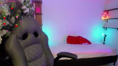 Kora Red online show from October 2025 01:56:02 PM