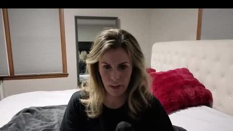 KoraLynn777 online show from December 2025 04:07:01 AM