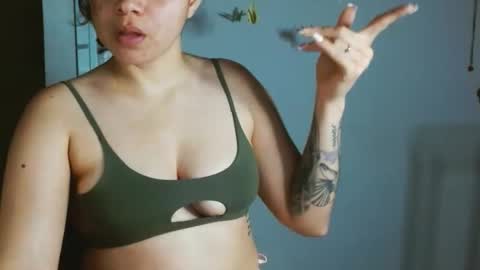 Snapshot of koranikky08 chatting on January 2026 02:04:02 AM Karoll online show from January 2026 02:04:02 AM