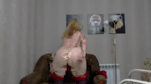 Snapshot of koroleva70 chatting on October 2025 06:21:01 PM VIKA online show from October 2025 06:21:01 PM